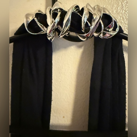 Silver and Black Women's Scarf with Chain Detail - Picture 1 of 3